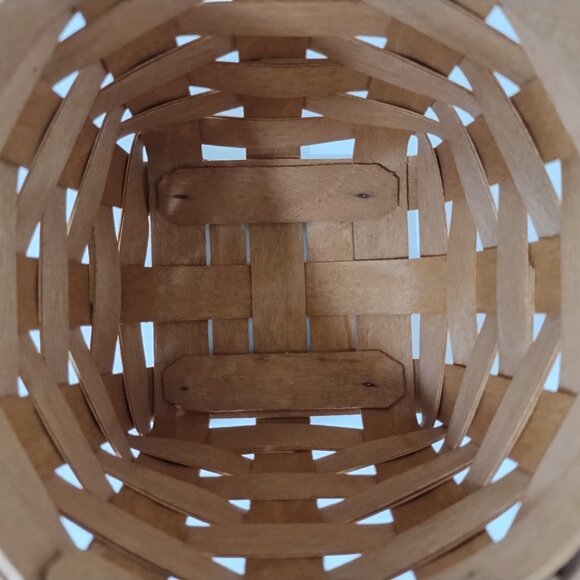 2007 Longaberger Small Basket With Red Trim and Handle - Picture 4 of 13